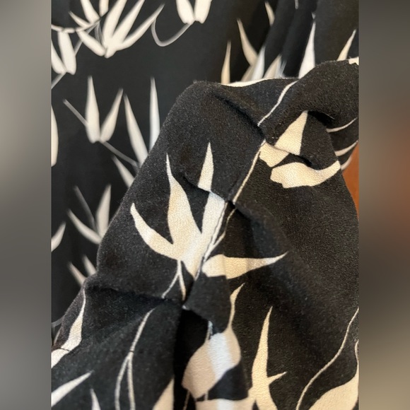 La Fée Maraboutée little summer dress fits like medium. - Picture 8 of 9